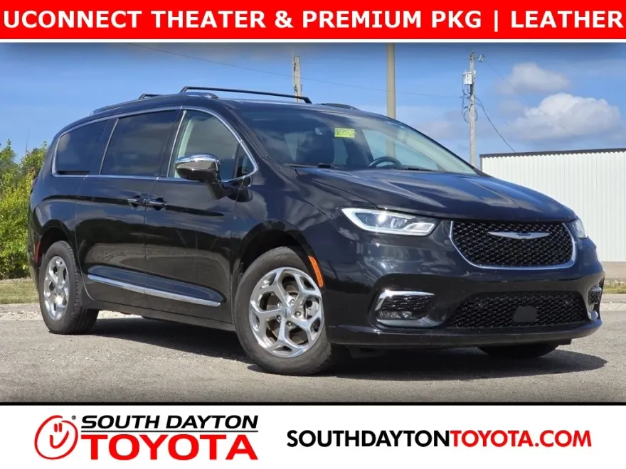 2021 Chrysler Pacifica Limited photo 1