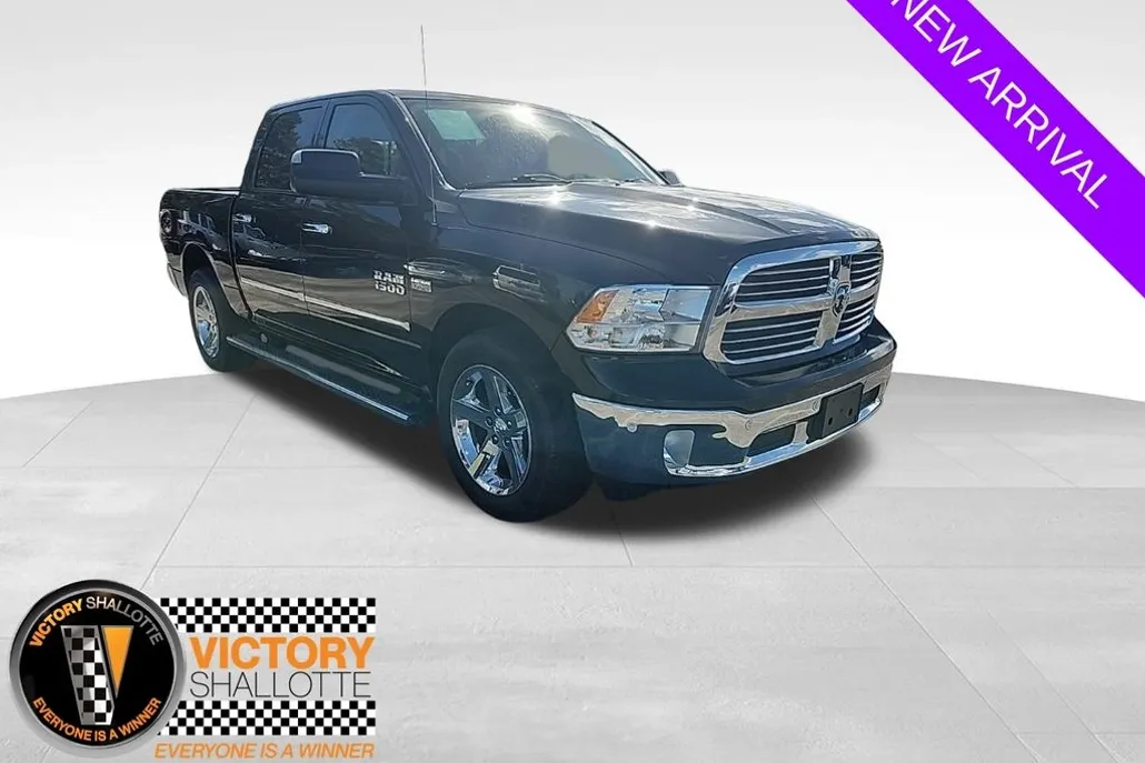 2015 Ram 1500 SLT photo 1
