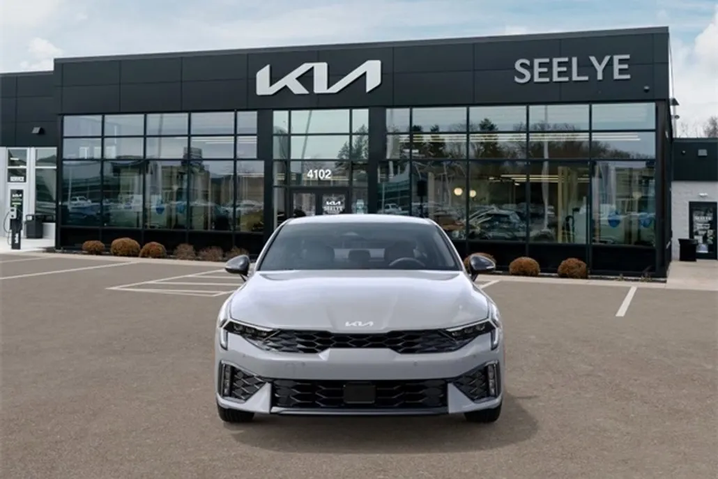 2026 Kia K5 GT-Line photo 1