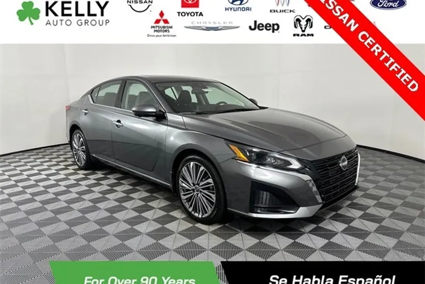 2023 Nissan Altima 2.5 SL photo 1