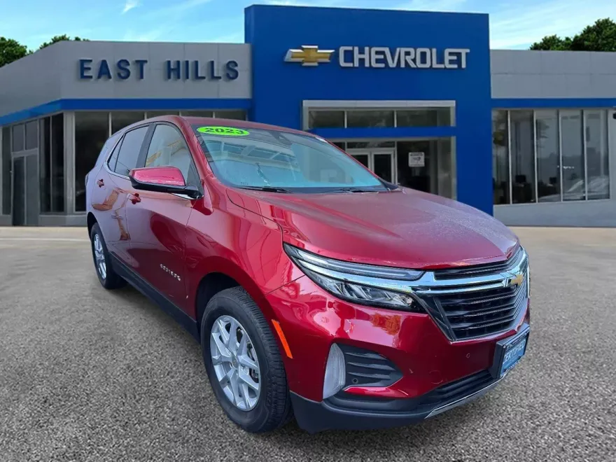2023 Chevrolet Equinox LT photo 1