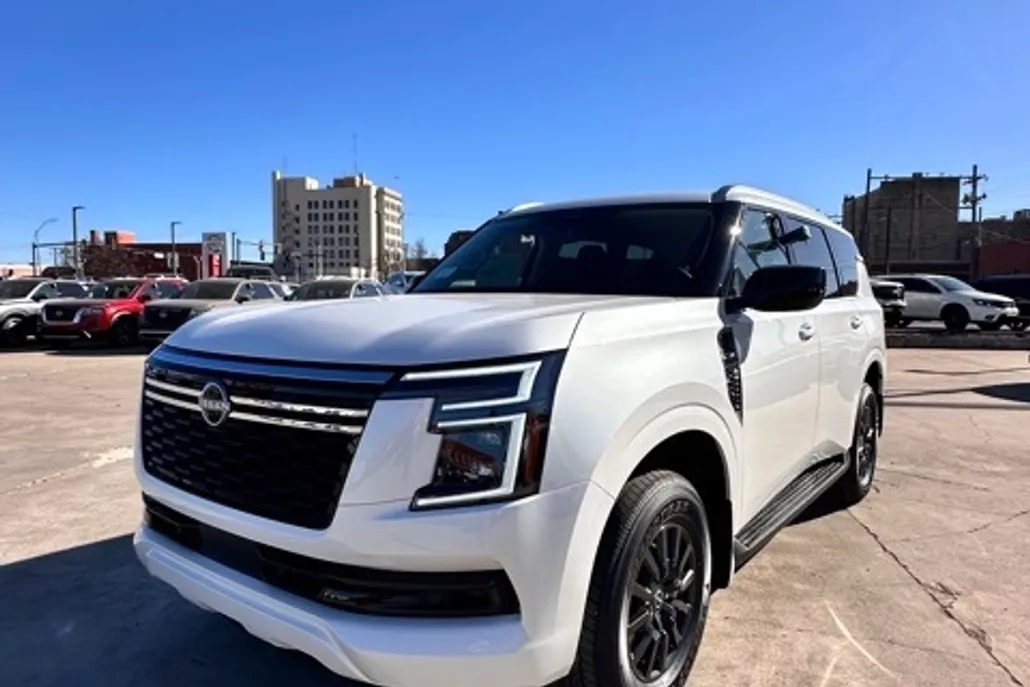 2025 Nissan Armada SV photo 1