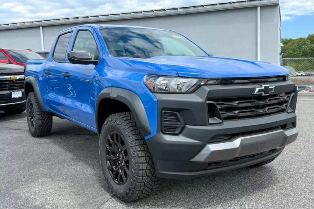 2025 Chevrolet Colorado Trail Boss photo 1