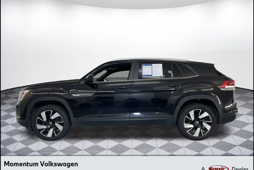 2024 Volkswagen Atlas Cross Sport SE Technology photo 1