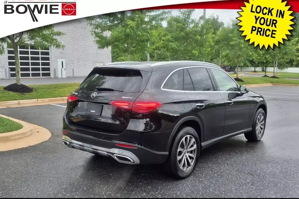 2023 Mercedes Benz GLC 300 4MATIC photo 1