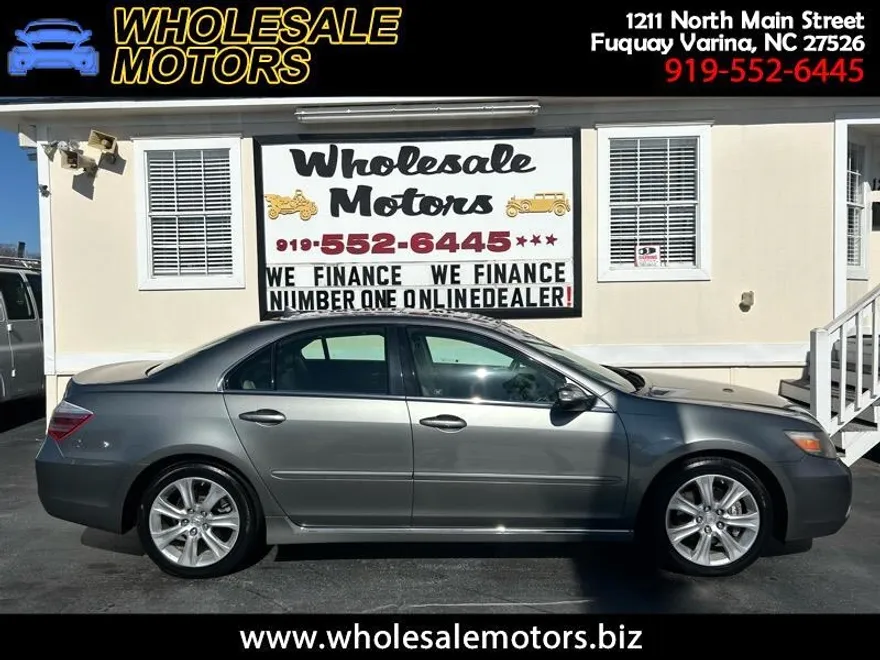 2010 Acura RL photo 1