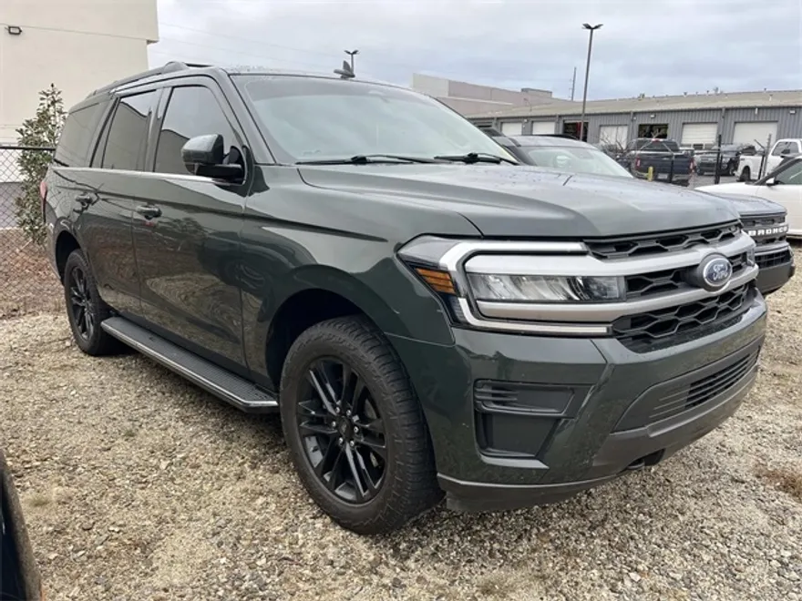 2022 Ford Expedition XLT photo 1