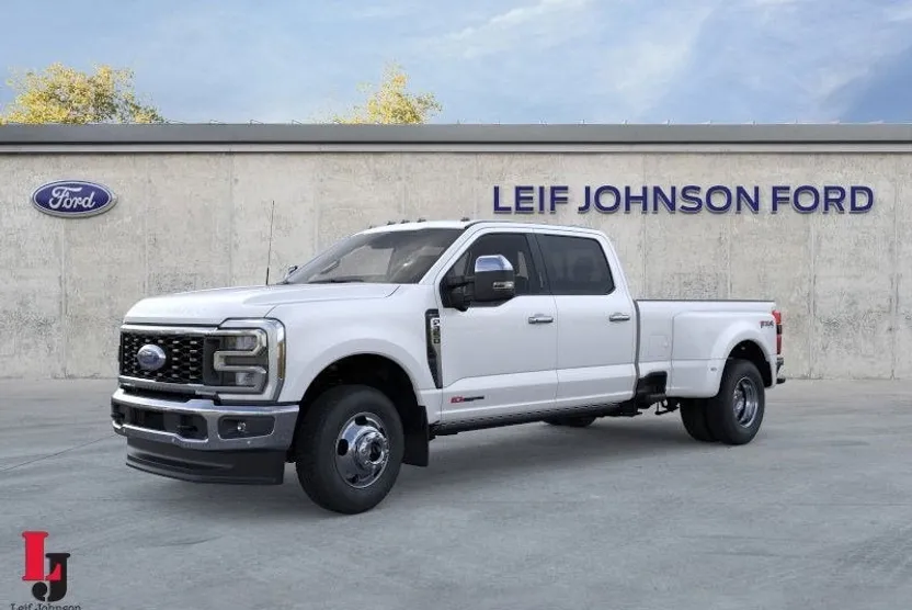 2025 Ford F-350 Lariat photo 1