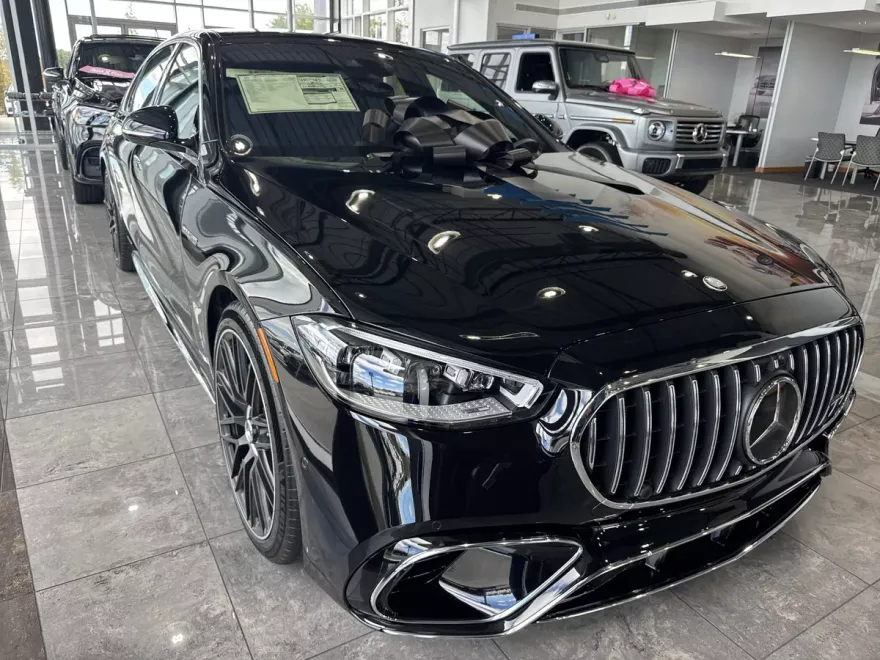 2026 Mercedes Benz S AMG 63 4MATIC photo 1