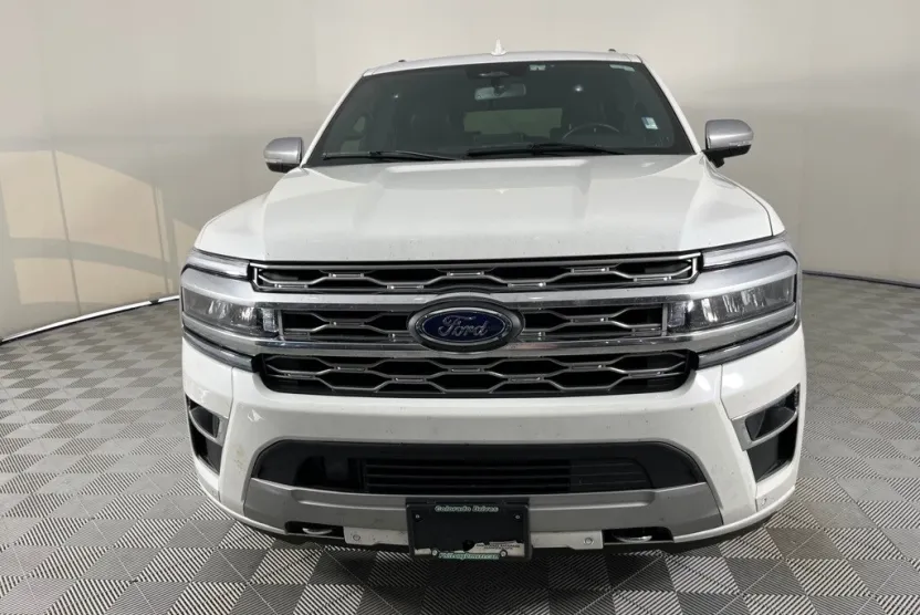 2024 Ford Expedition MAX Platinum photo 1