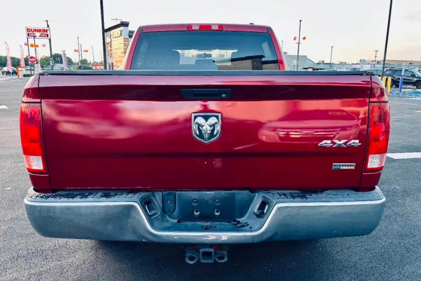 2011 Ram 1500 SLT photo 1