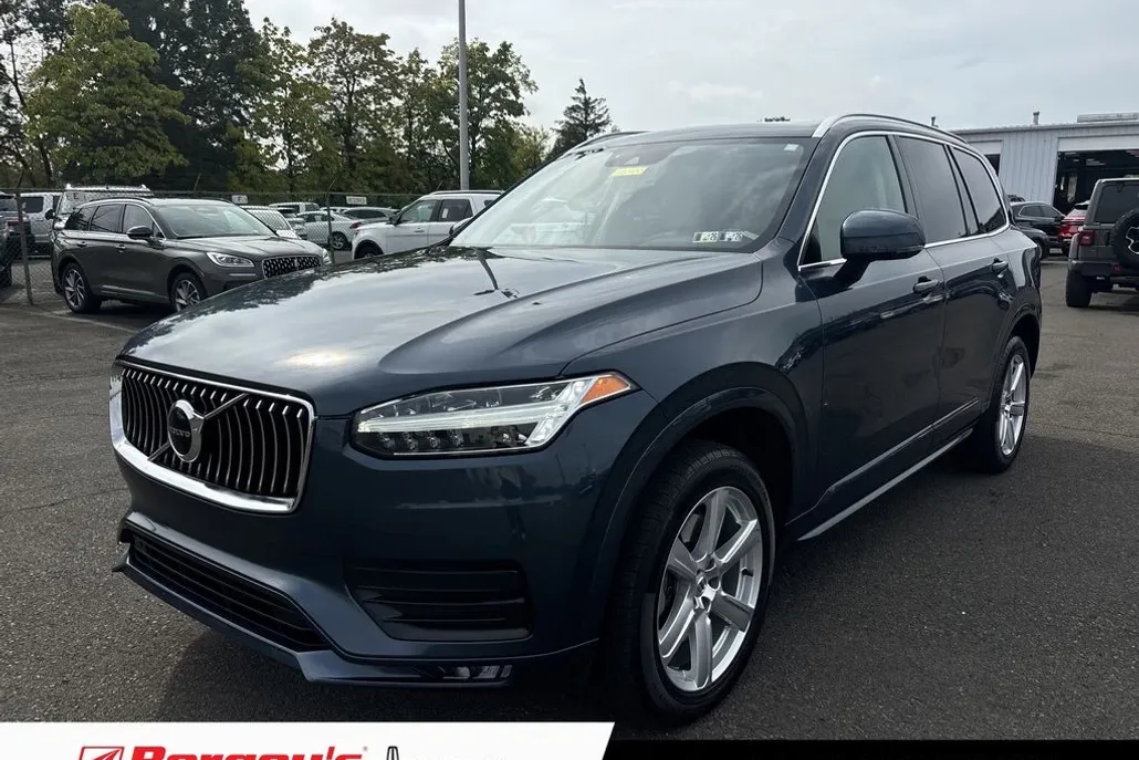 2020 Volvo XC90 Momentum T6 photo 1
