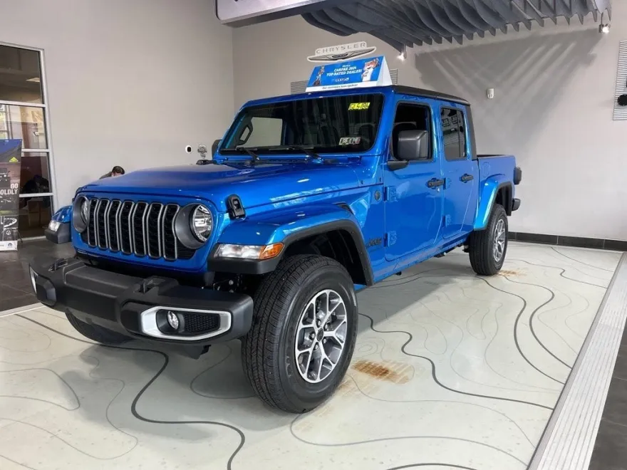 2025 Jeep Gladiator Sport S photo 1