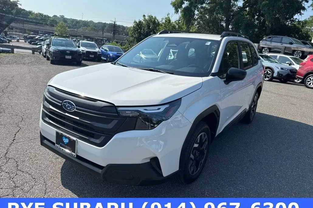 2025 Subaru Forester Base photo 1