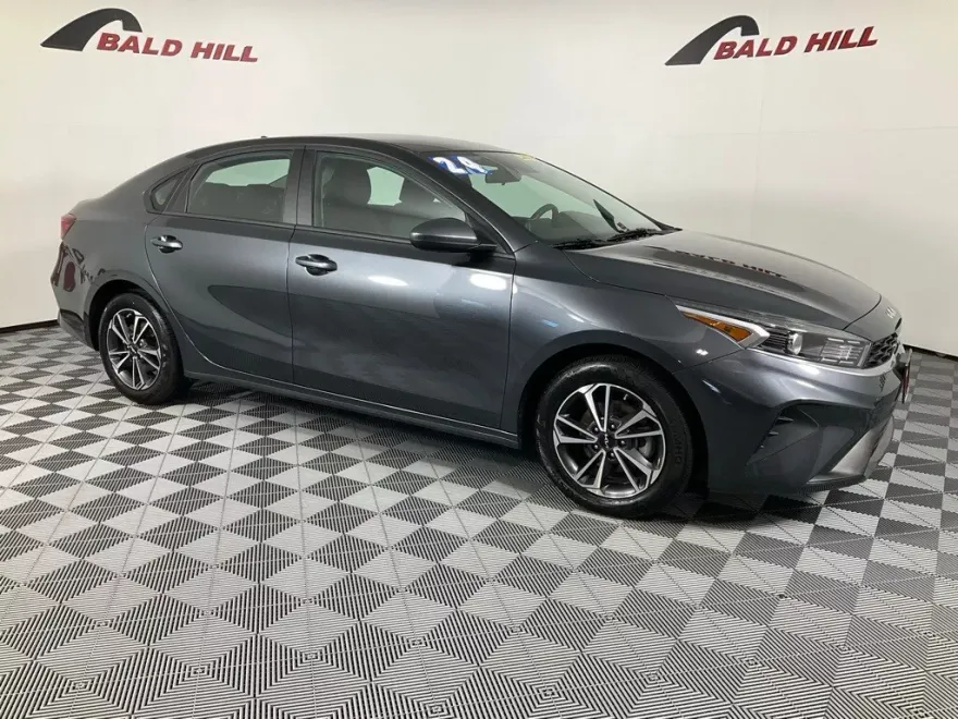 2024 Kia Forte LXS photo 1