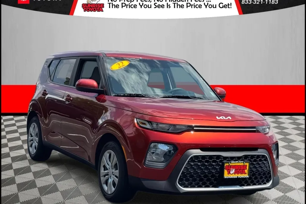 2022 Kia Soul LX photo 1