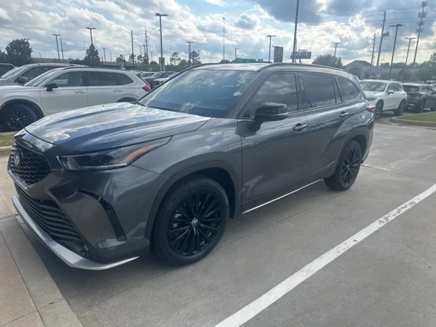 2023 Toyota Highlander XSE photo 1