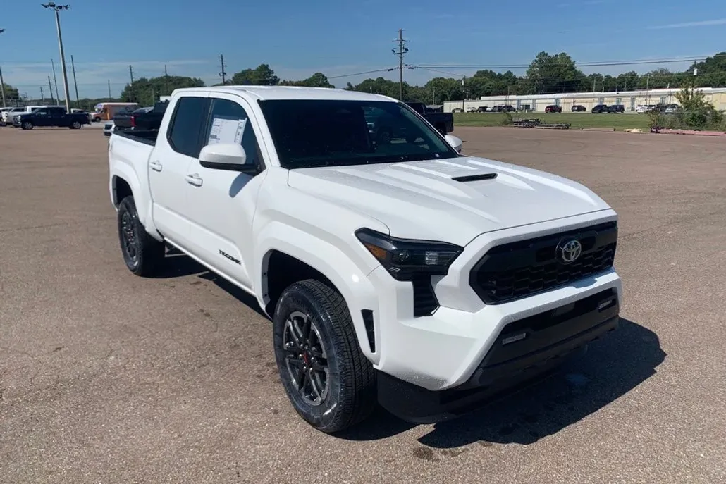 2025 Toyota Tacoma TRD Sport 4x4 Double Cab photo 1