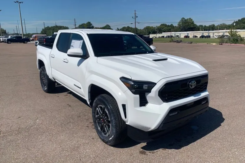 2025 Toyota Tacoma TRD Sport 4x4 Double Cab photo 1