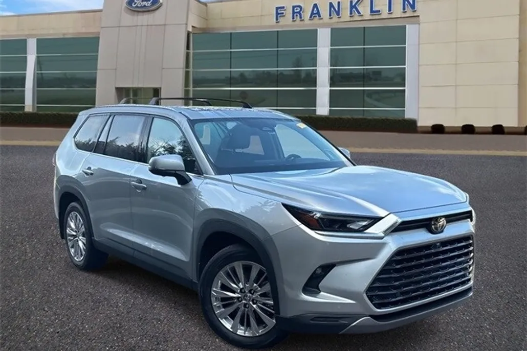 2024 Toyota Grand Highlander Platinum photo 1