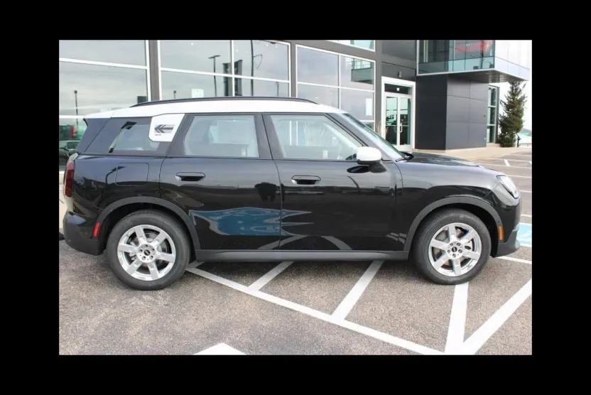 2025 Mini Countryman ALL4 S photo 1