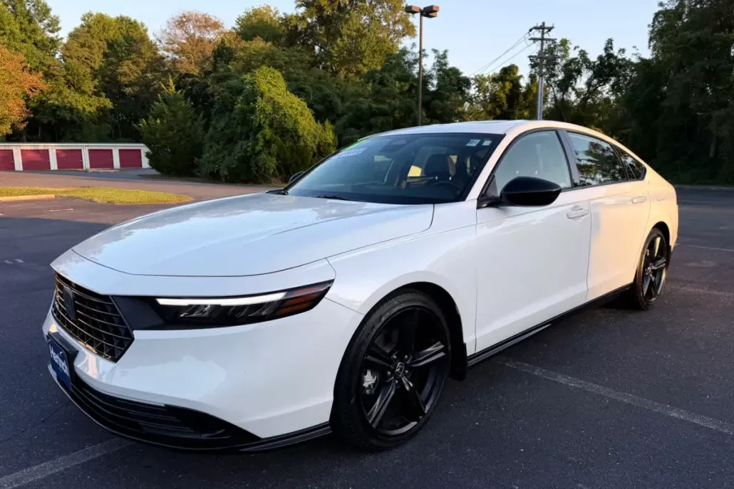 2023 Honda Accord Hybrid Sport-L photo 1