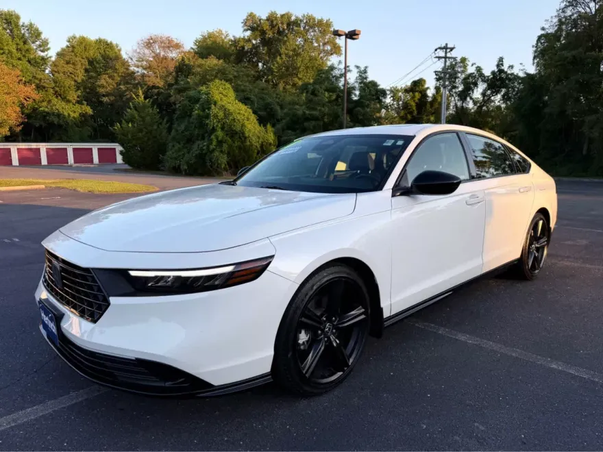 2023 Honda Accord Hybrid Sport-L photo 1