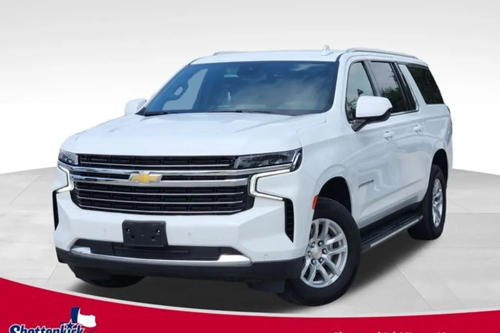 2023 Chevrolet Suburban LT photo 1