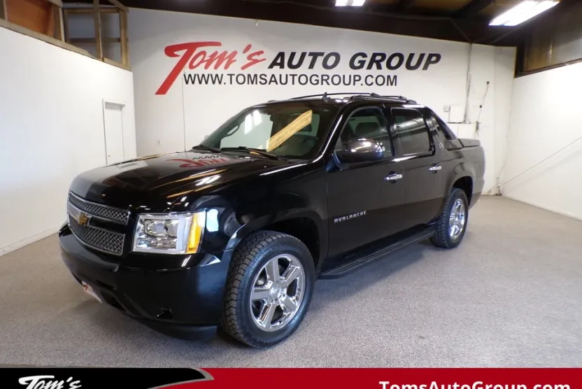 2013 Chevrolet Avalanche LTZ photo 1