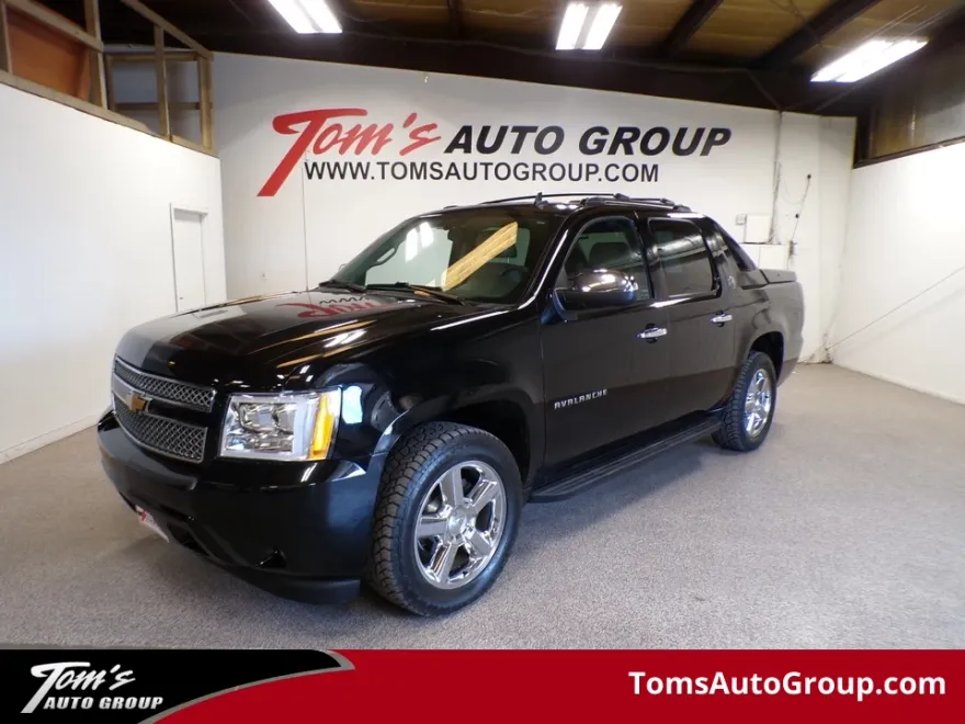 2013 Chevrolet Avalanche LTZ photo 1