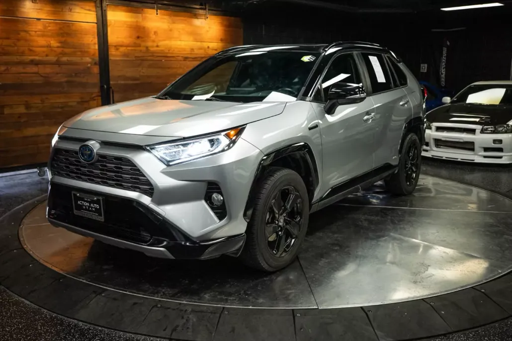 2020 Toyota RAV4 Hybrid XSE photo 1