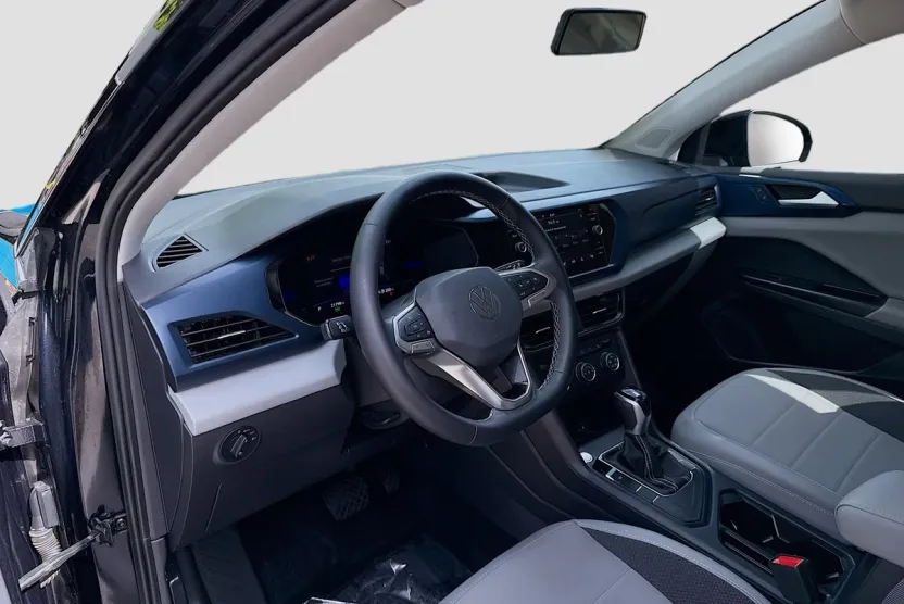 2022 Volkswagen Taos SE photo 1