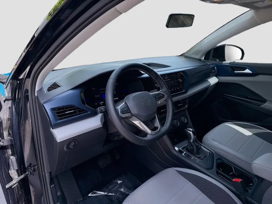 2022 Volkswagen Taos SE photo 1
