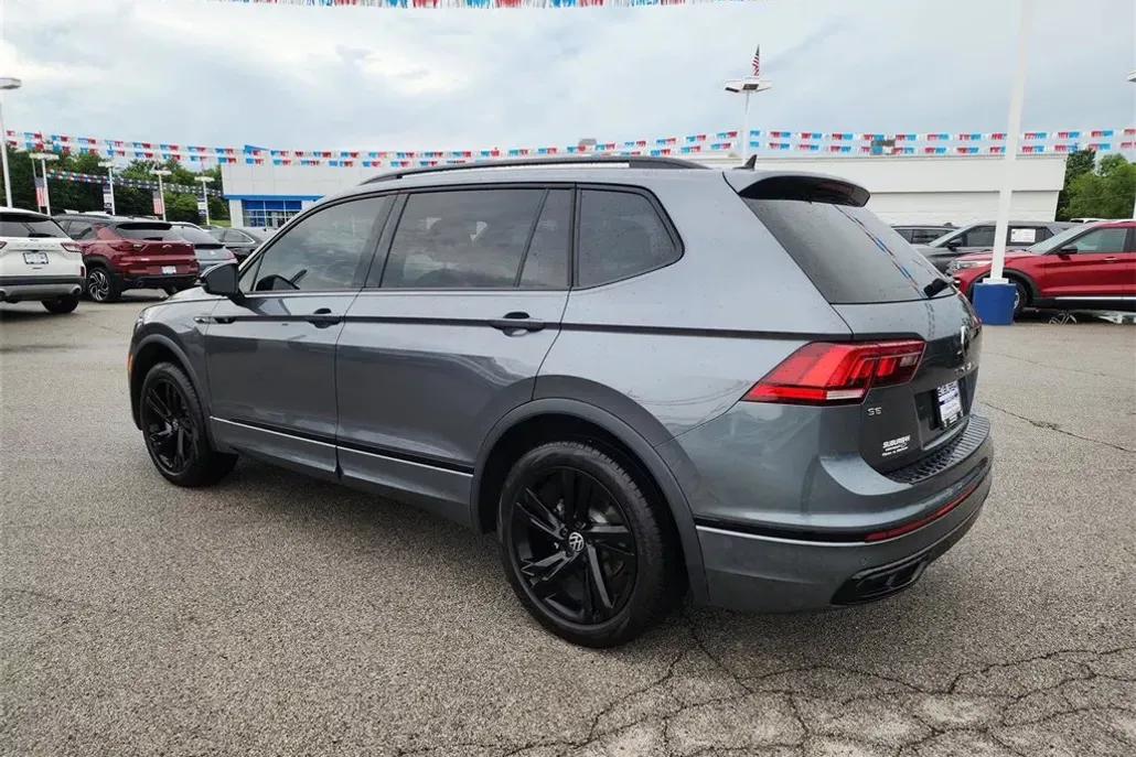 2024 Volkswagen Tiguan SE R-Line Black photo 1
