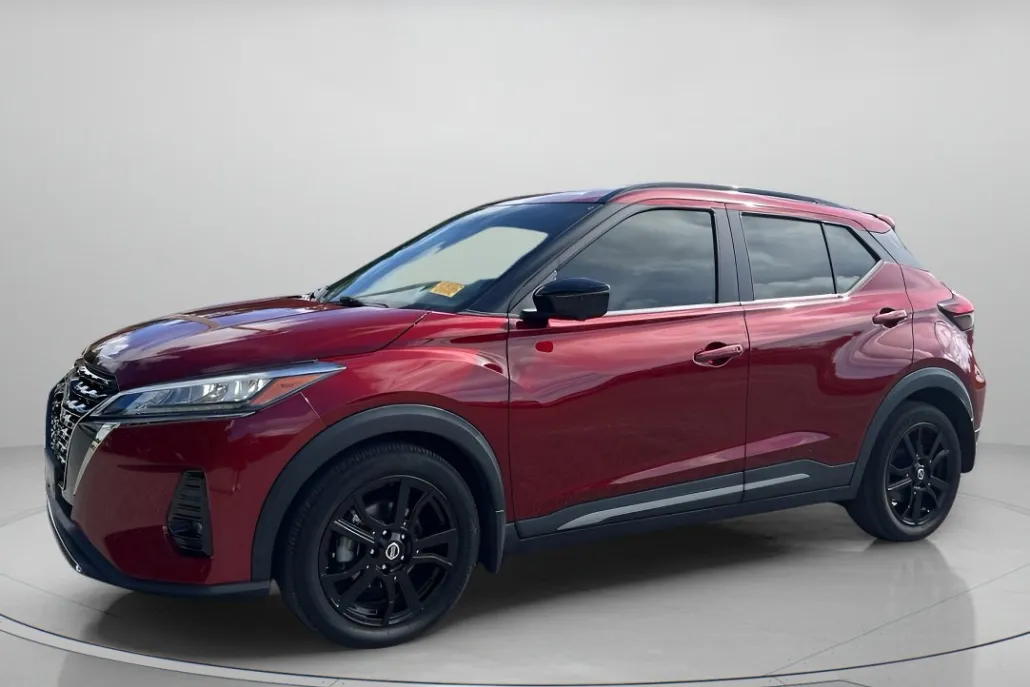 2021 Nissan Kicks SR photo 1