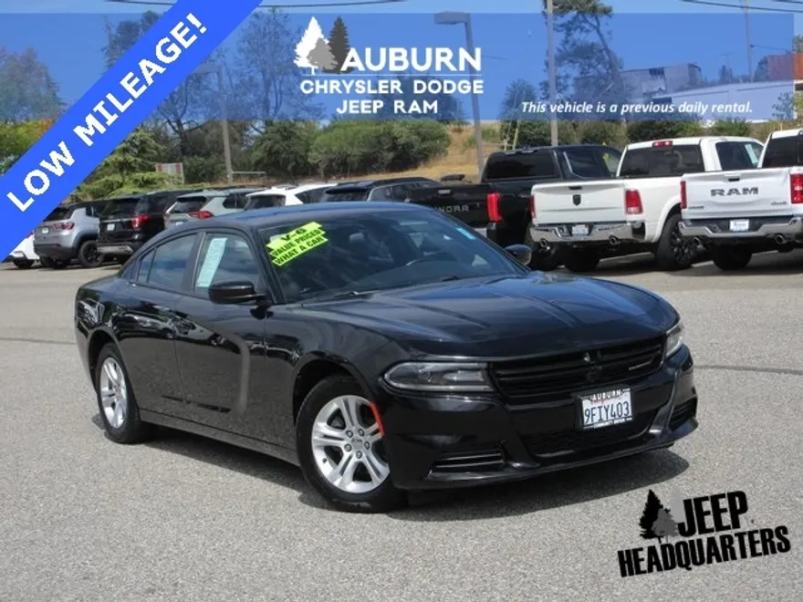 2020 Dodge Charger SXT photo 1