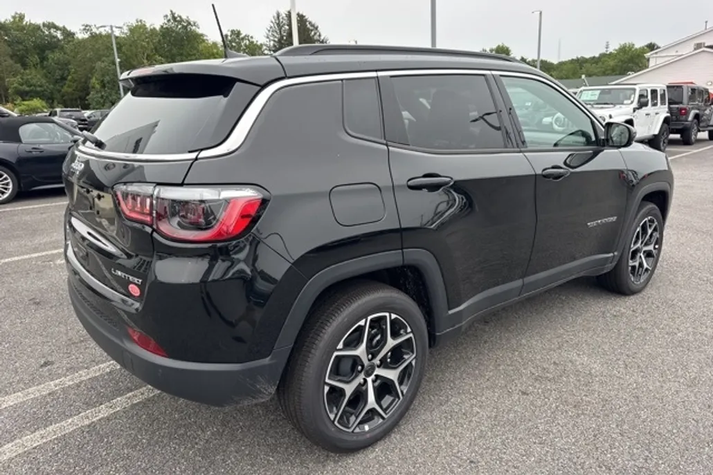 2025 Jeep Compass Limited photo 1