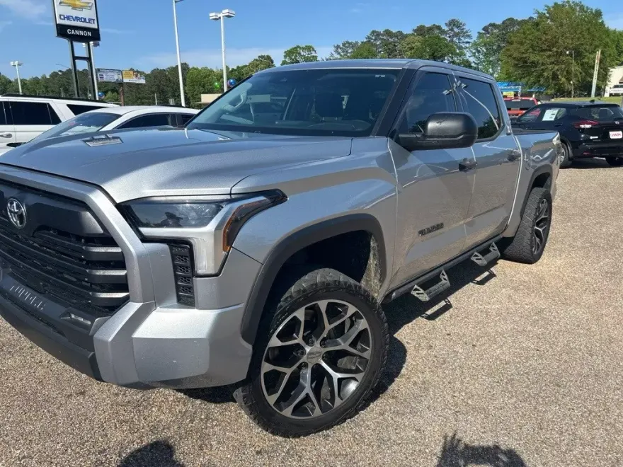 2022 Toyota Tundra SR5 CrewMax photo 1
