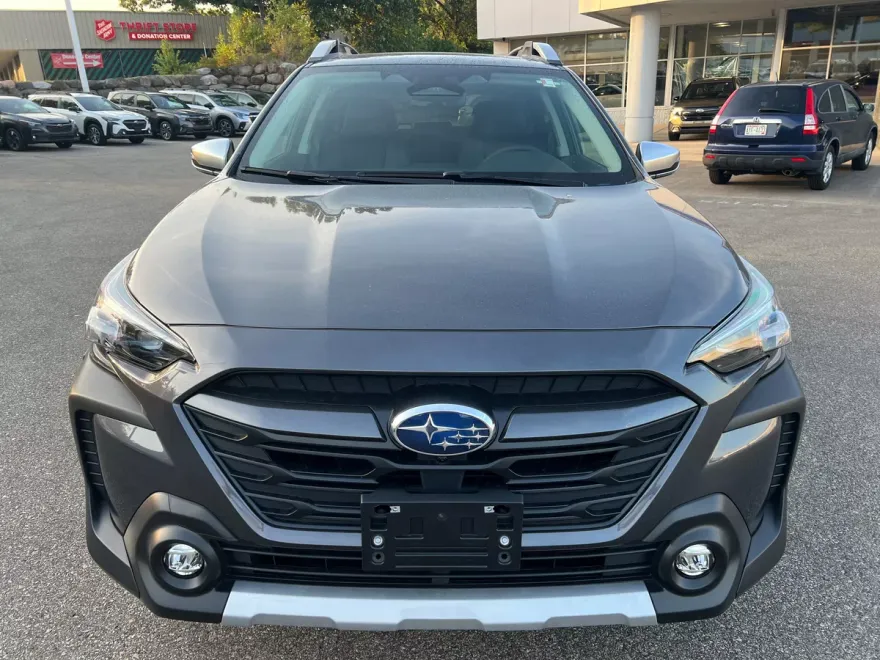 2025 Subaru Outback Touring photo 1