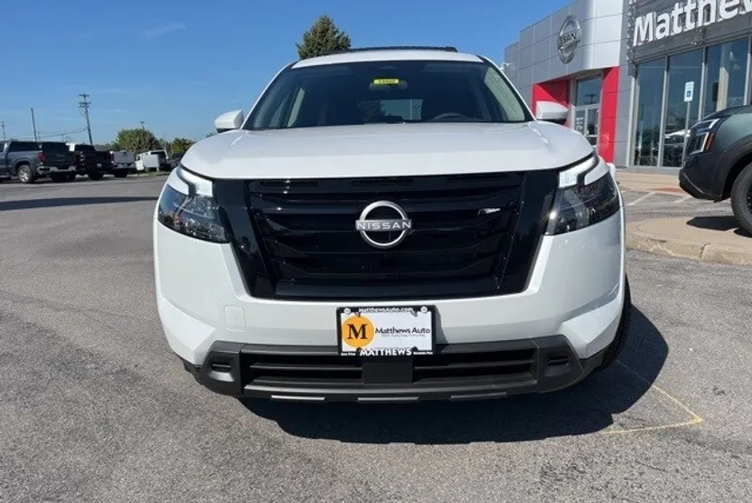 2025 Nissan Pathfinder SV photo 1