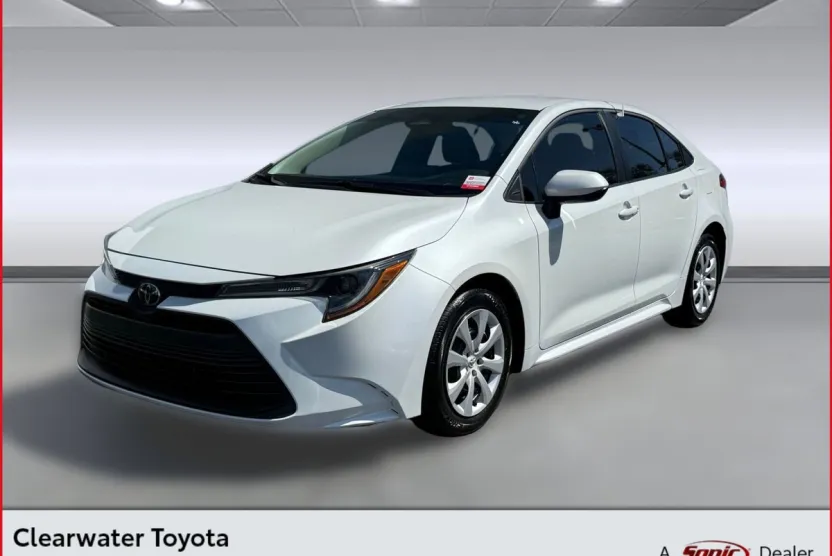 2024 Toyota Corolla LE photo 1
