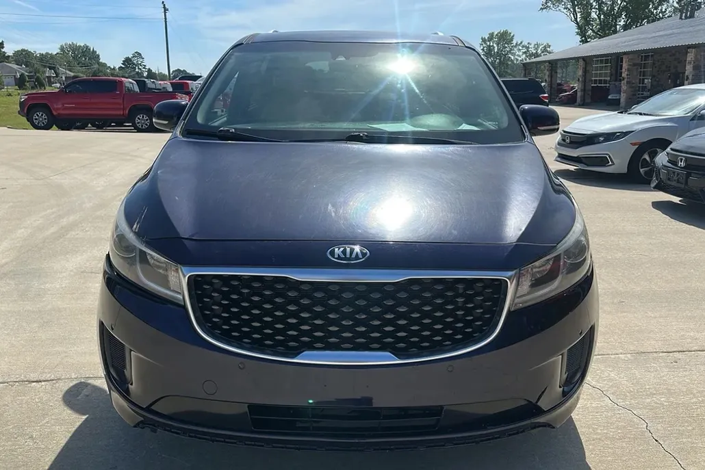 2018 Kia Sedona LX photo 1