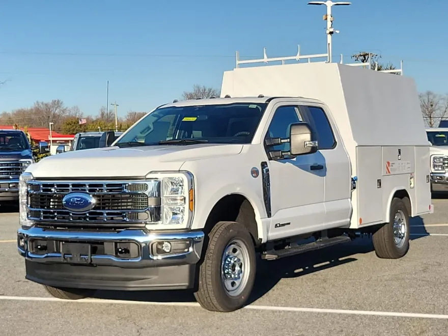 2024 Ford F-350 XL photo 1