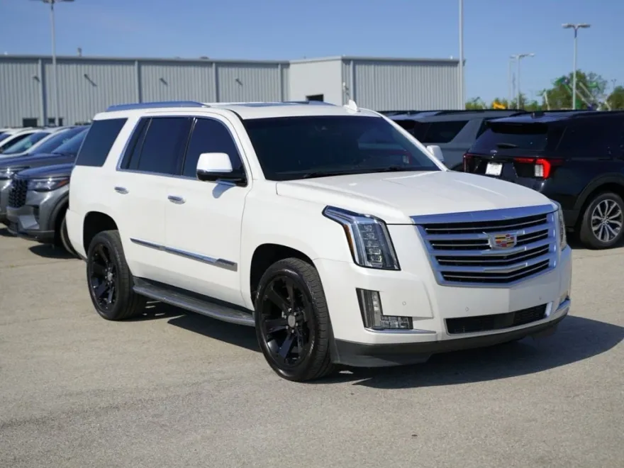 2016 Cadillac Escalade Platinum photo 1