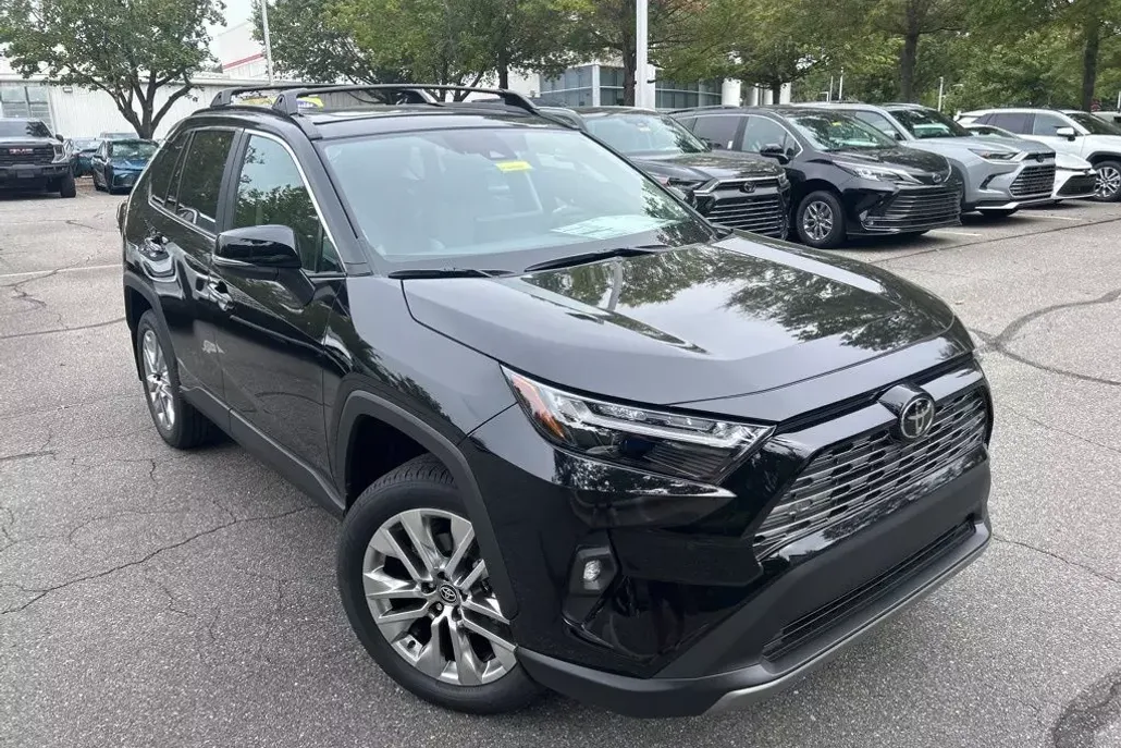2025 Toyota RAV4 Limited photo 1