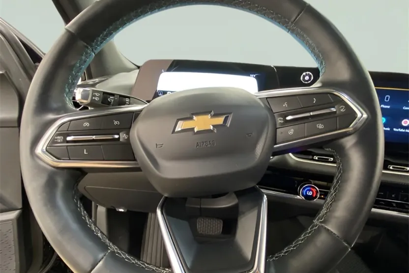 2025 Chevrolet Equinox LT photo 1