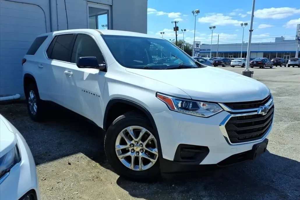 2020 Chevrolet Traverse LS photo 1