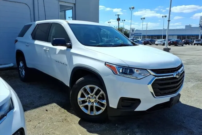 2020 Chevrolet Traverse LS photo 1