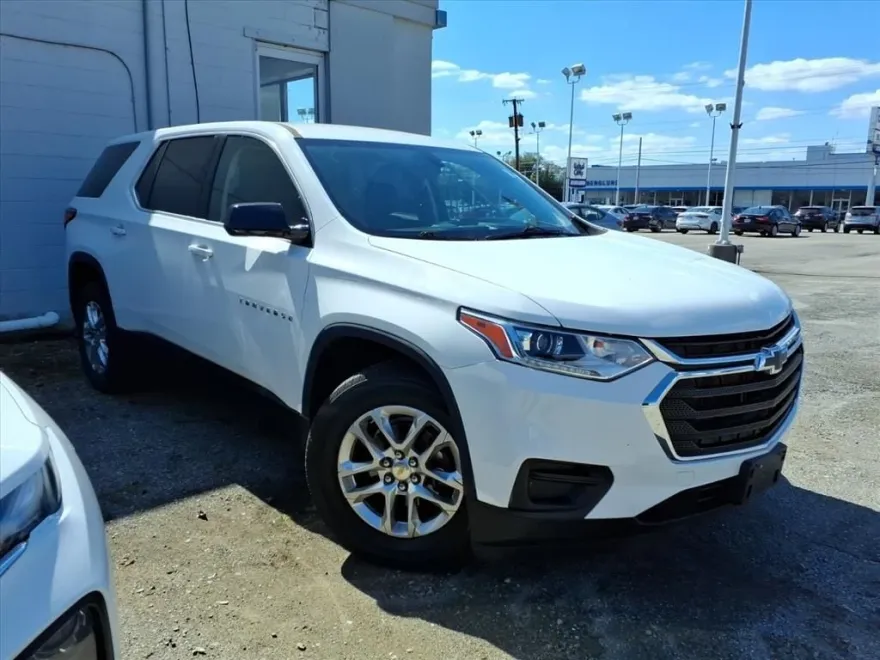 2020 Chevrolet Traverse LS photo 1
