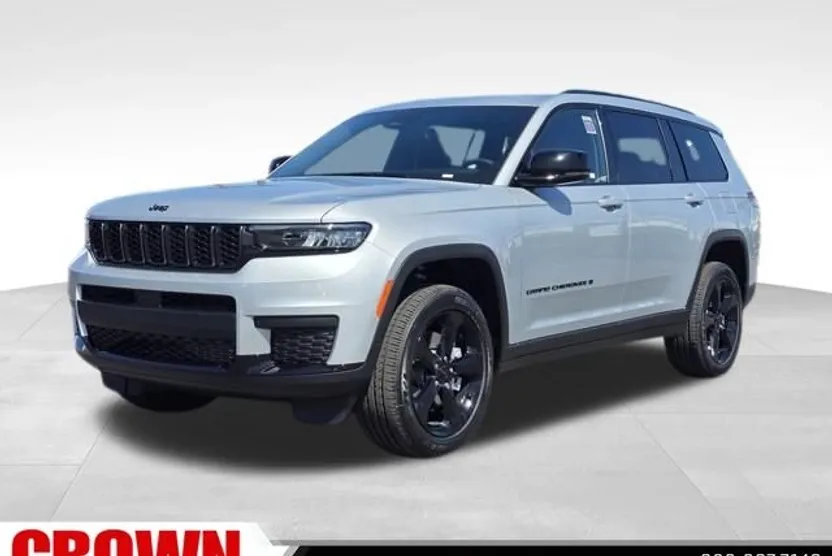 2025 Jeep Grand Cherokee Laredo Altitude photo 1